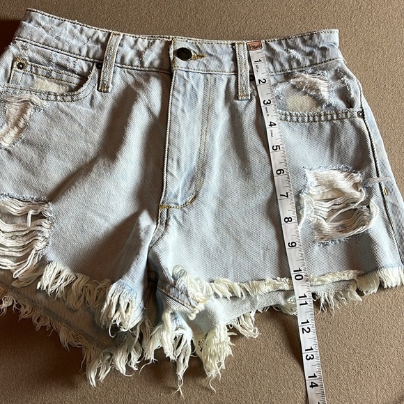 JOES JEANS COLLECTOR'S EDITION
THE CHARLIE - high rise denim short - Size 27 - Picture 12 of 14